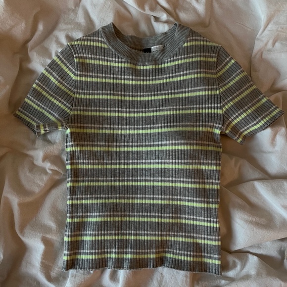 Tight shirt - Picture 1 of 2